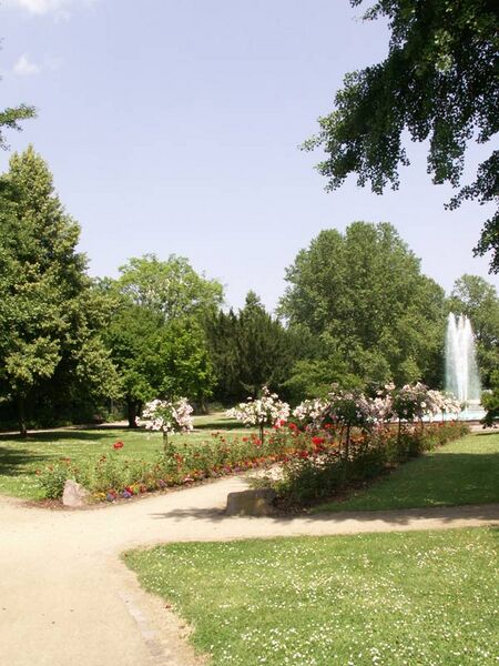 Datei:Stadtpark Springbrunnen.jpg