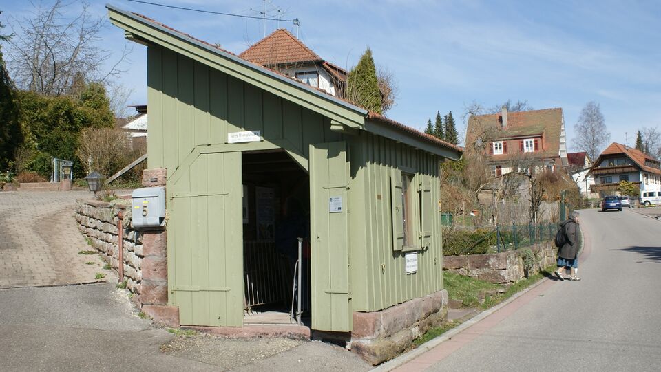 Datei:Altes Waghäuschen.JPG