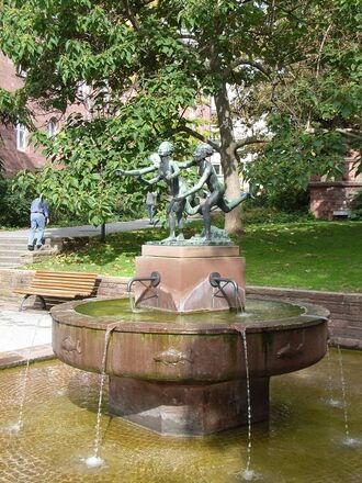 Dreifluessebrunnen2.jpg