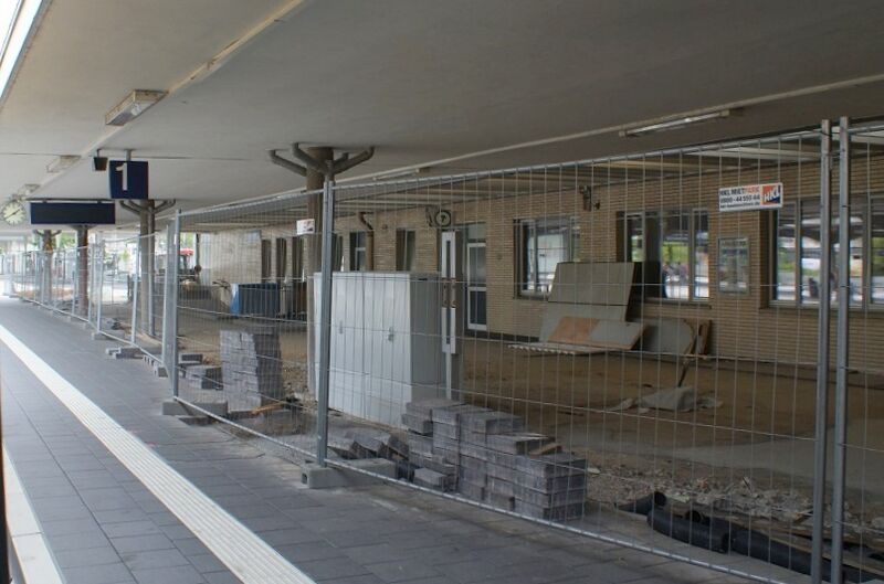 Datei:Bauarbeiten Bahnhof Pforzheim.JPG