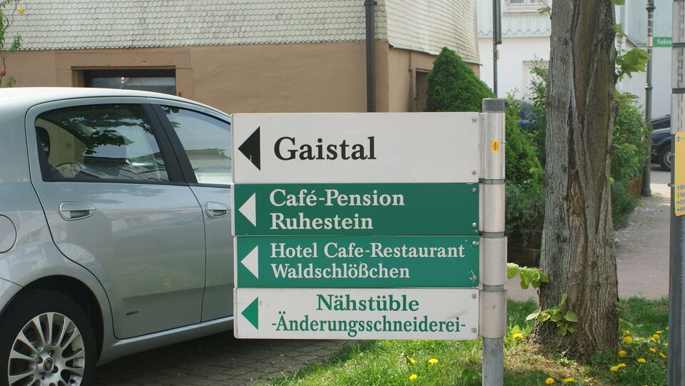 Datei:Wegweiser zum Gaistal.JPG
