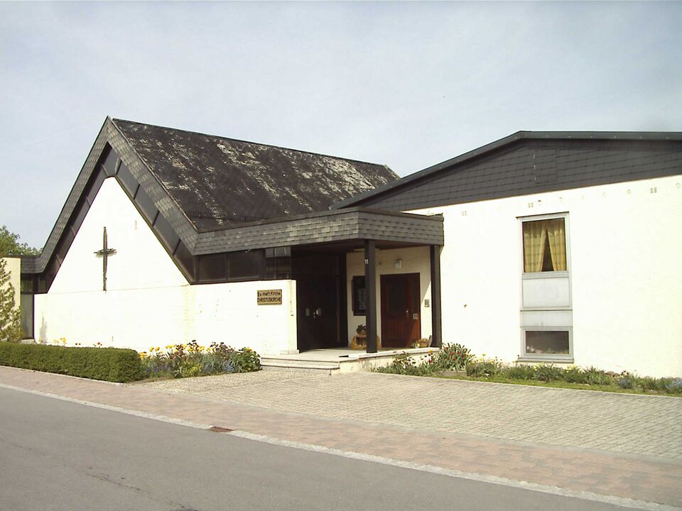 Datei:Ev.meth. Kirche-Birkenfeld.jpg