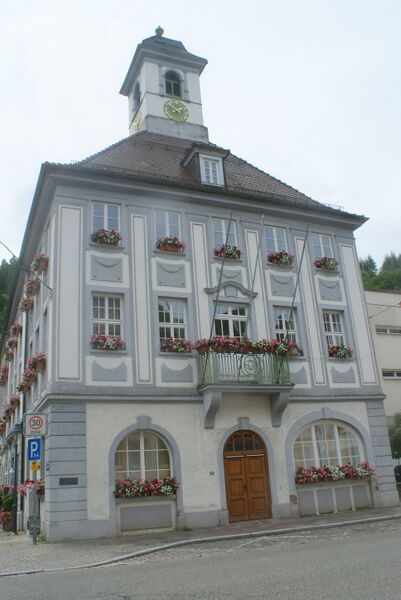 Datei:Rathaus in Neuenbürg.JPG