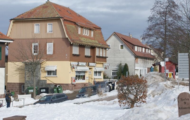 Datei:Straße Dobel im Schnee.jpg