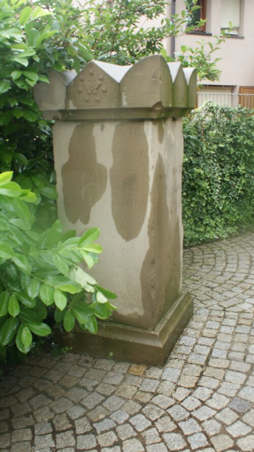 Datei:An Wehrkirche Königsbach.jpg