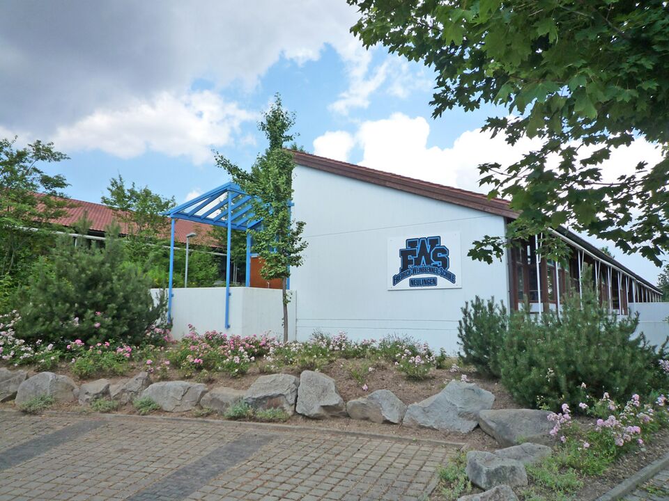 Datei:Bauschlott-Friedrich-Weinbrenner-Schule.jpg