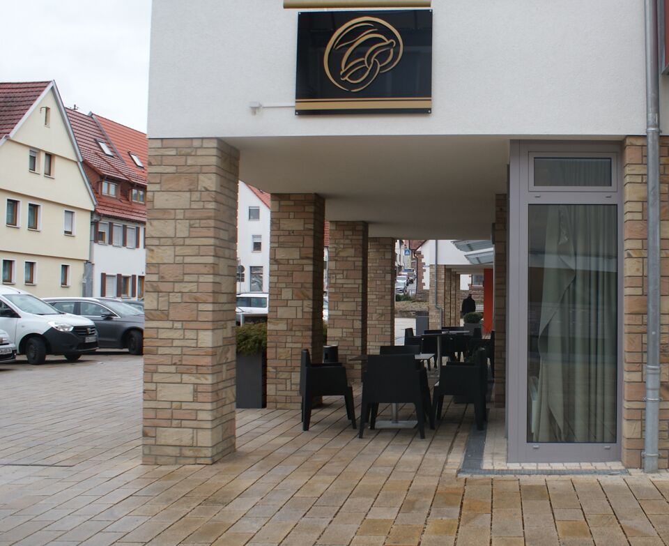 Datei:Nagel Ecke mit Aussenbewirtung.JPG