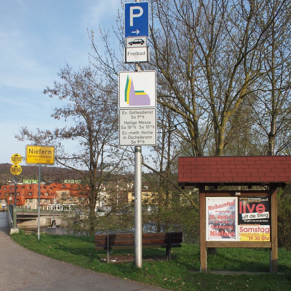 Datei:Niefern Ortsschild.jpg