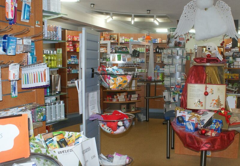 Datei:Inenraum der Klosterapotheke.JPG