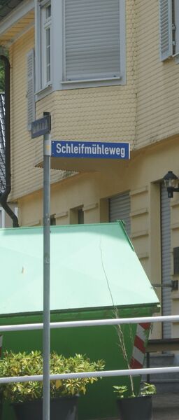 Datei:Straßenschild Schleifmühleweg.JPG