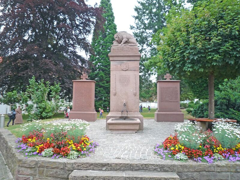 Datei:Bad-Herrenalb-Gefallenendenkmal.jpg