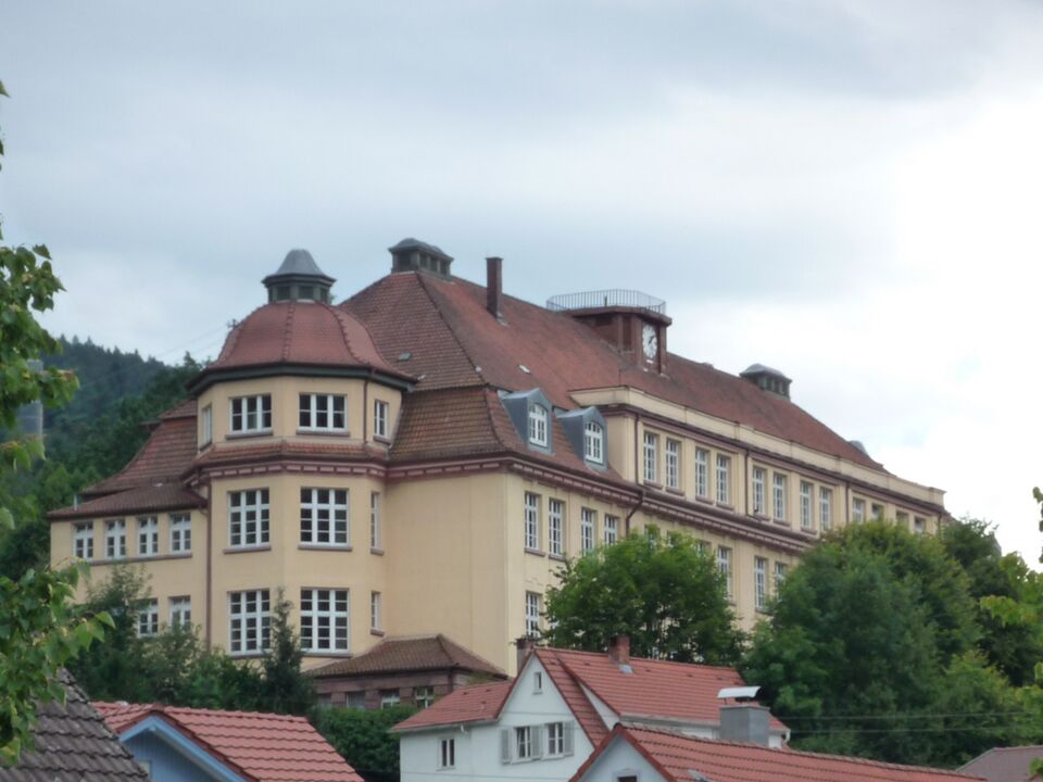 Datei:Bad-Wildbad-SChule.jpg