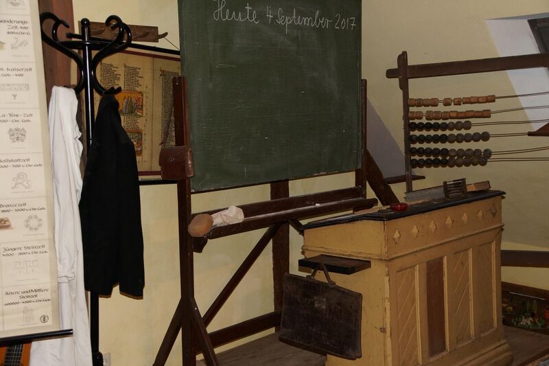 Datei:GHV Schaf-Schulzimmer-Tafel.jpg