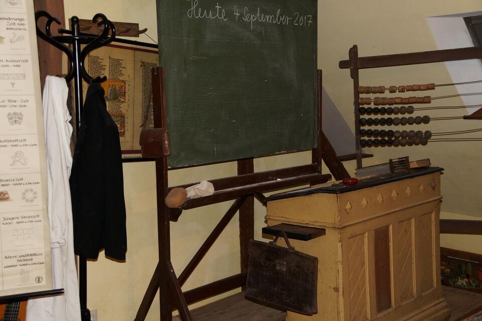 Datei:GHV Schaf-Schulzimmer-Tafel.jpg