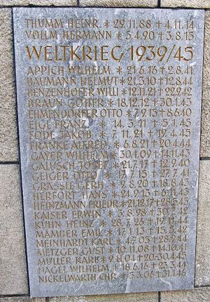 Gefallenendenkmal Lienzingen Detail 3.JPG