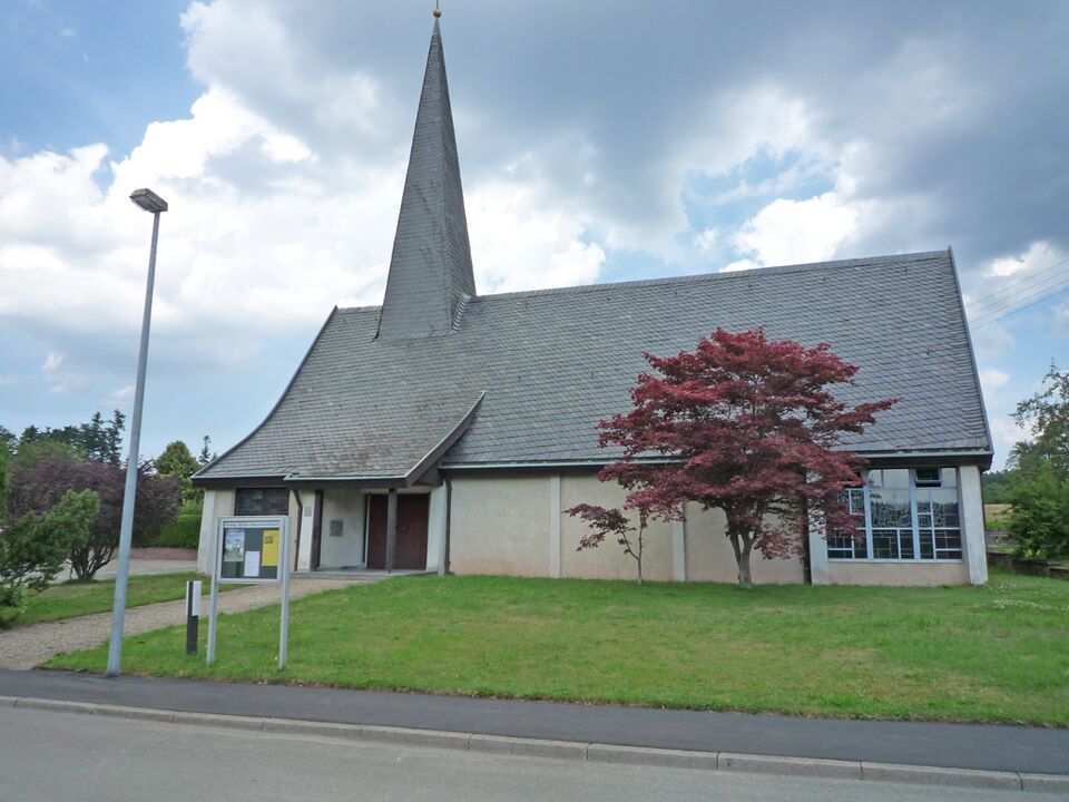 Datei:Oberreichenbach-ev-Kirche.jpg