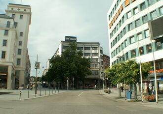 080802 PF BW-Bank1.jpg
