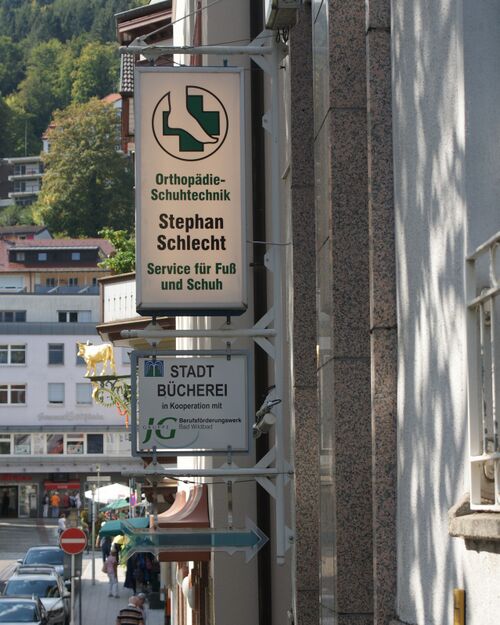 Datei:Schilder in Bad Wildbad.JPG
