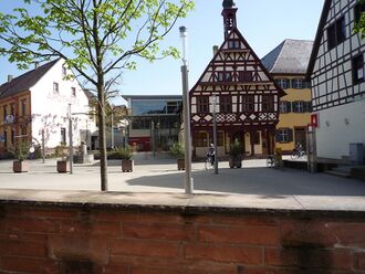 Koenigsbach-marktplatz-rathaus.jpg