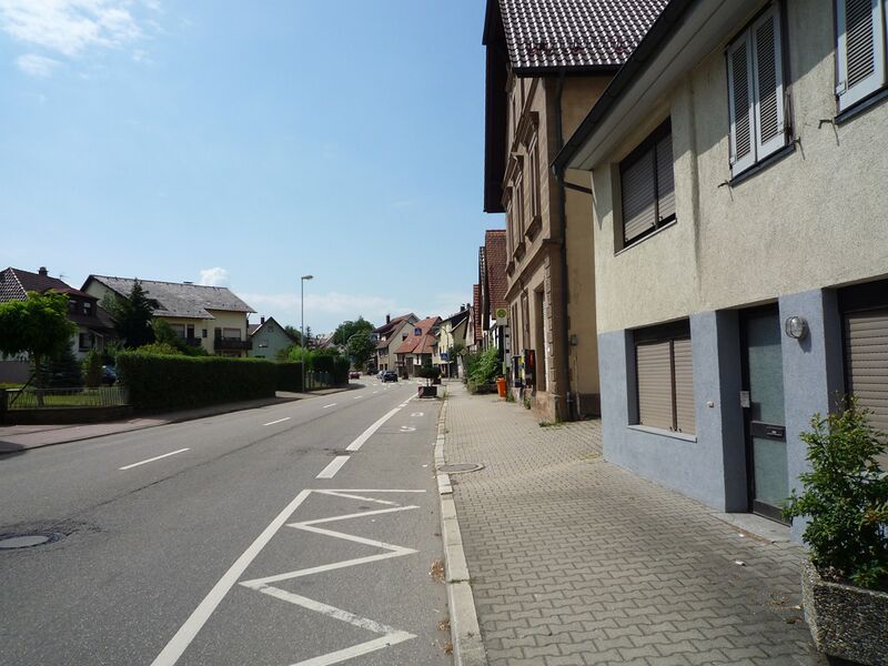 Datei:Bauschlott-Pforzheimer-Strasse.jpg