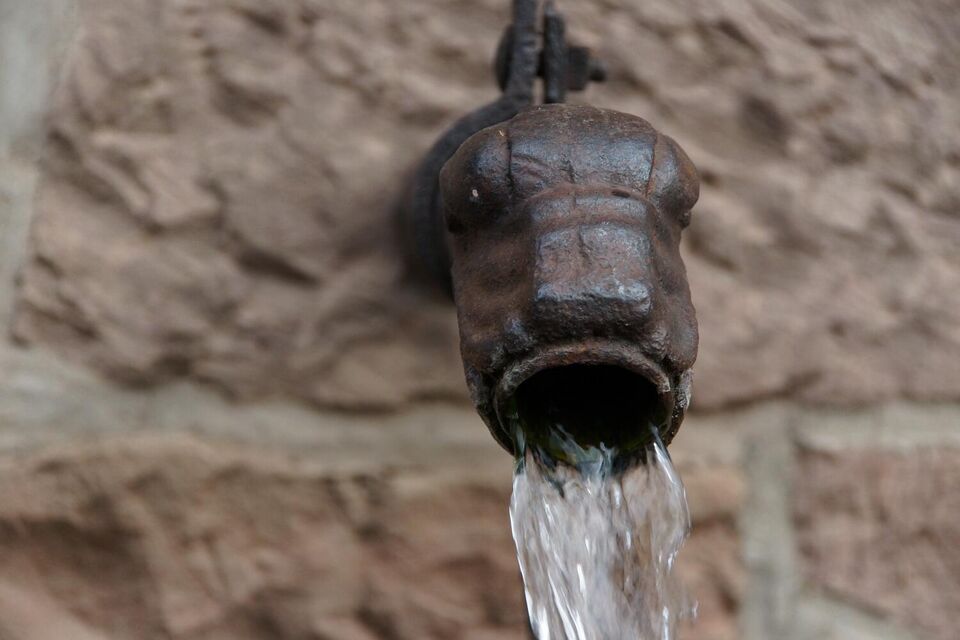 Datei:GHV Schaf-Brunnen2.jpg