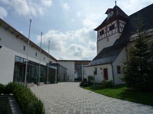 Ostelsheim-Rathaus-Kirche-2.jpg