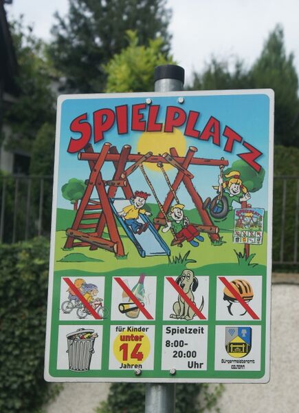Datei:Schild Spielplatz Frankenstraße.JPG