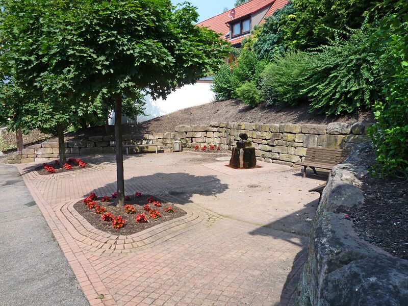 Datei:Kapfenhardt-Brunnen.jpg