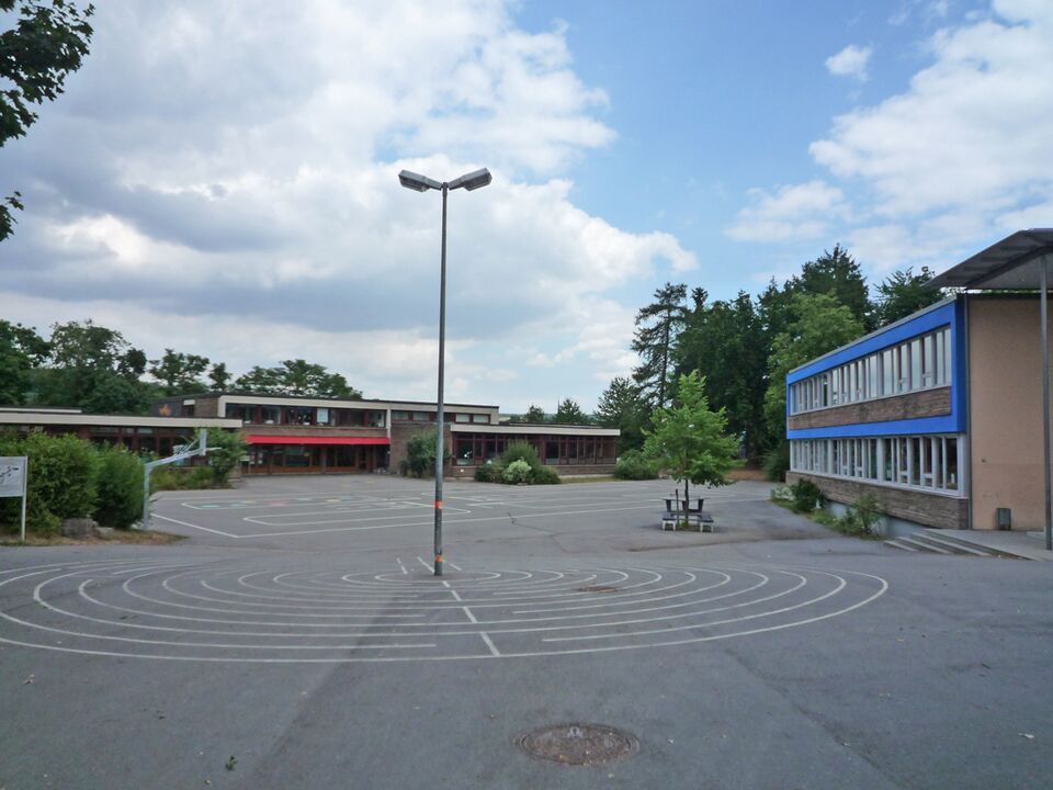 Datei:Maulbronn-Schule-Silahop.jpg