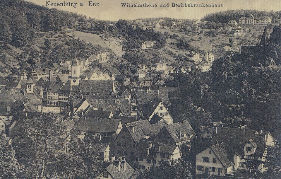 Datei:Neuenbürg mit Kreiskrankenhaus.jpg
