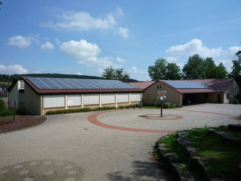 Datei:Ostelsheim-Schule-.jpg