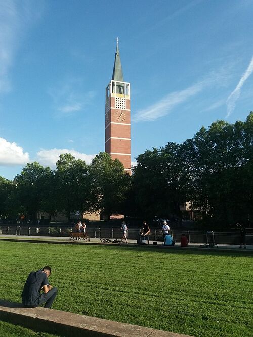 Datei:Stadtkirche vom Waisenhausplatz.jpg