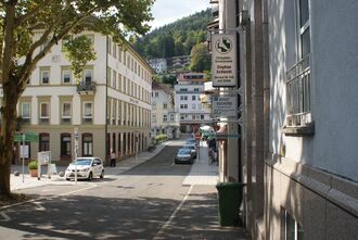 Uhlandstraße zum Anfang.jpg