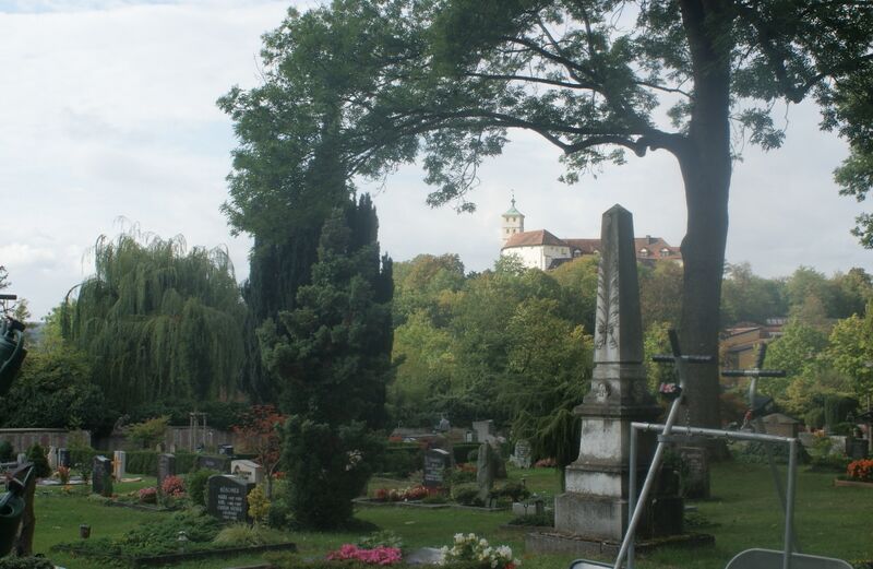 Datei:Friedhofmauer an der Franckstraße.JPG
