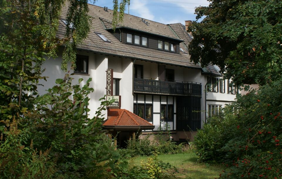 Datei:Rössle Dobel über Garten.jpg