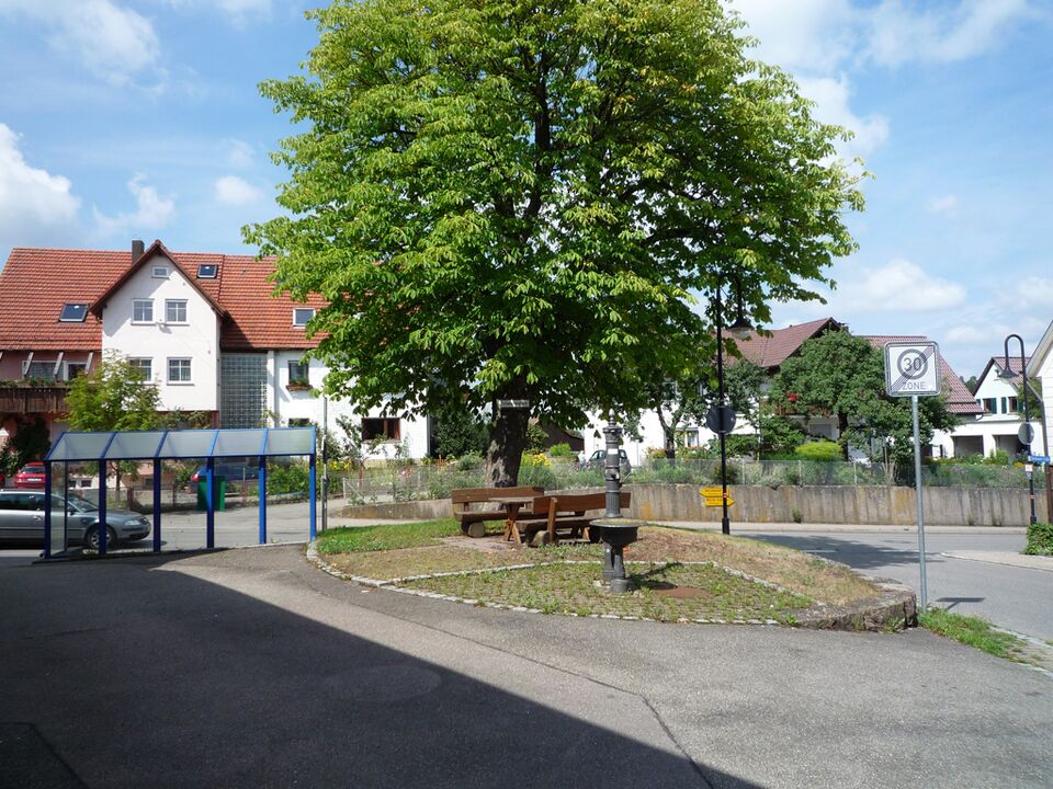 Datei:Unterhaugstett-Schwanenplatz.jpg