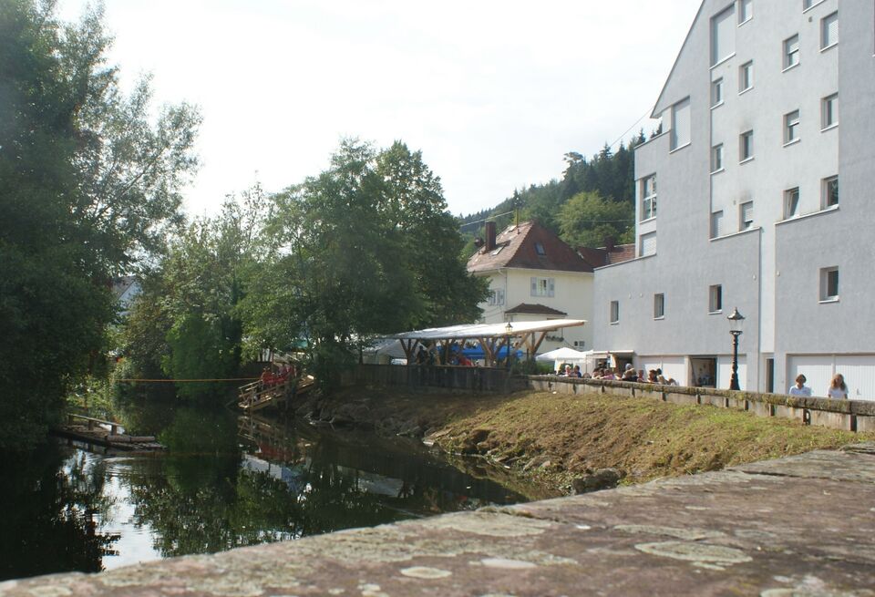 Datei:Flutmulde beim Talhubenfest.jpg