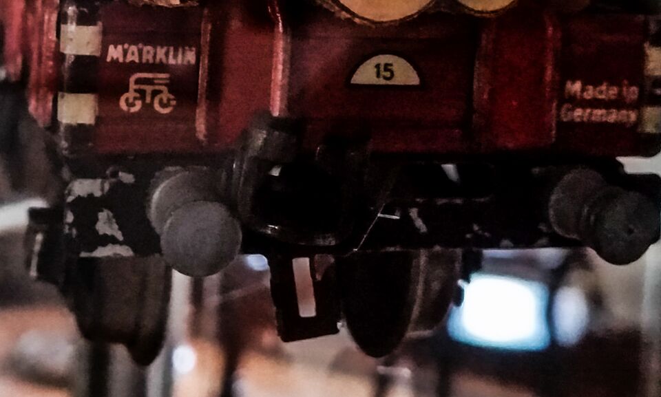 Datei:GHV Spielzeugeisenbahn-Rungenwagen-Märklin-Signet2.JPG