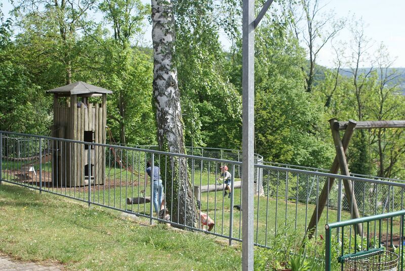 Datei:Kinderspielplatz Naturfreunde Königsbach.jpg