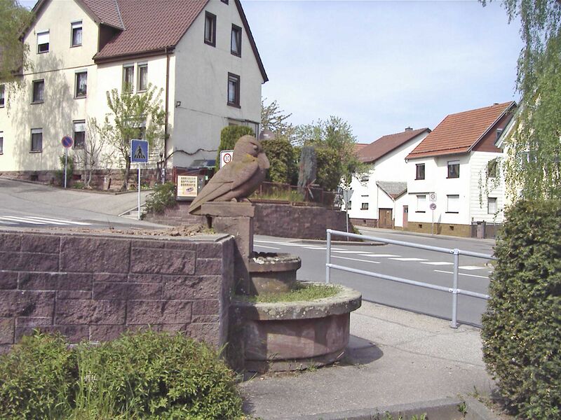Datei:StillgelegterBrunnen-Birkenfeld.jpg