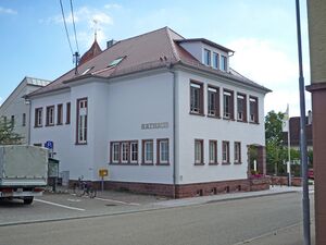 Neuhausen-Rathaus-2.jpg