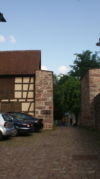 Datei:Einfahrt zur Bum Parkplatz.jpg