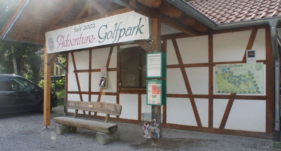 Datei:Haltestelle Adventure-Golfpark.jpg