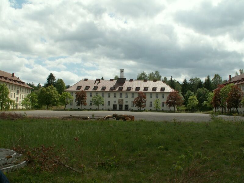 Datei:2007 BB-Kaserne Hof001.jpg