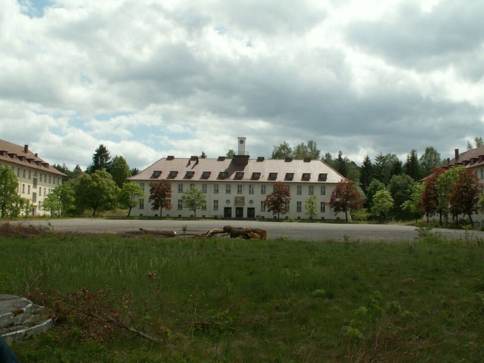 Datei:2007 BB-Kaserne Hof001.jpg