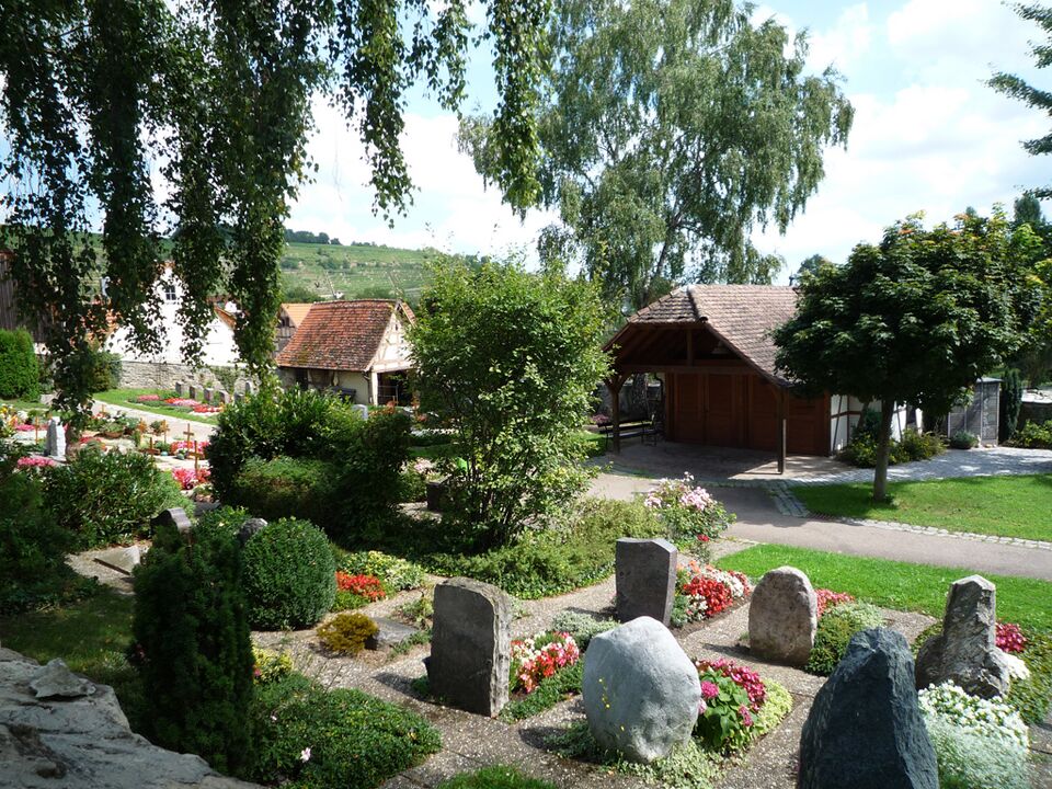 Datei:Rosswag-Friedhof.jpg