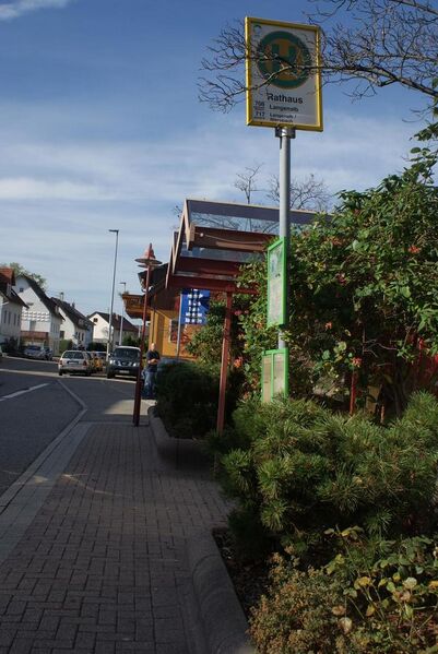 Datei:Haltestelle Rathaus Conweiler.JPG