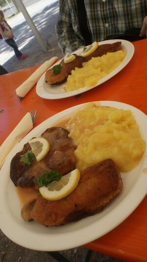 Essen in Besenwirtschaft.JPG