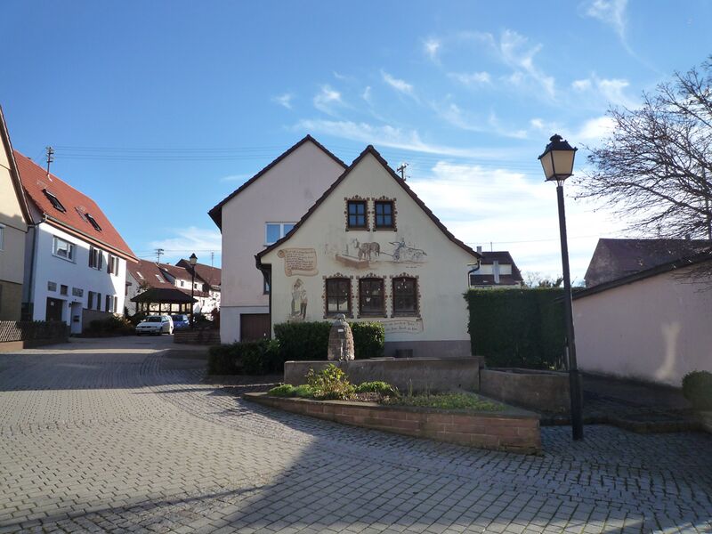 Datei:Neubaerental-Brunnen-Feuerwehr.jpg
