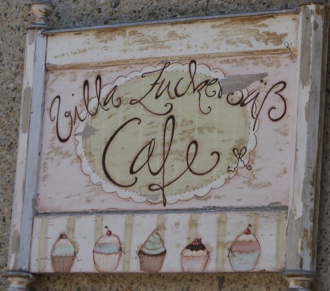 Datei:Villa Zuckersüß Schild.jpg